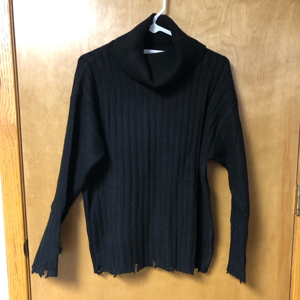 ⭐️Five $5 items for $15⭐️ Women’s cowl neck sweater